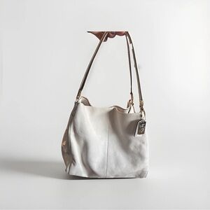 Elegant White Leather Coach vintage premium Bag